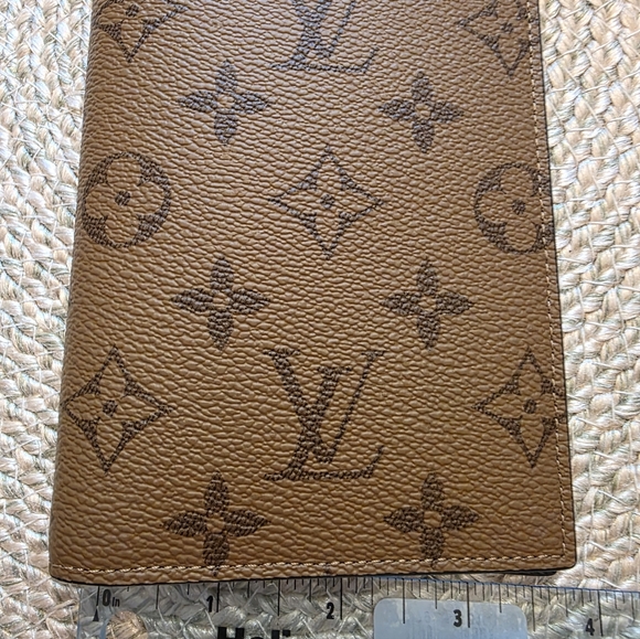 Louis Vuitton Reverse Monogram Passport Cover with LV Dust Bag and Box - Picture 8 of 9
